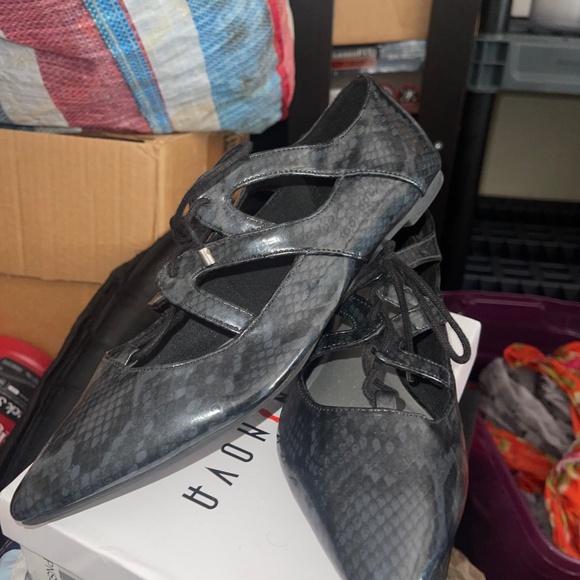 Flats - Picture 2 of 2